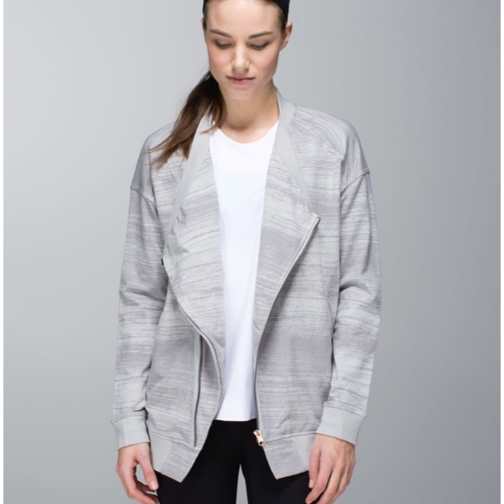 Lululemon Mula Bundle Wrap